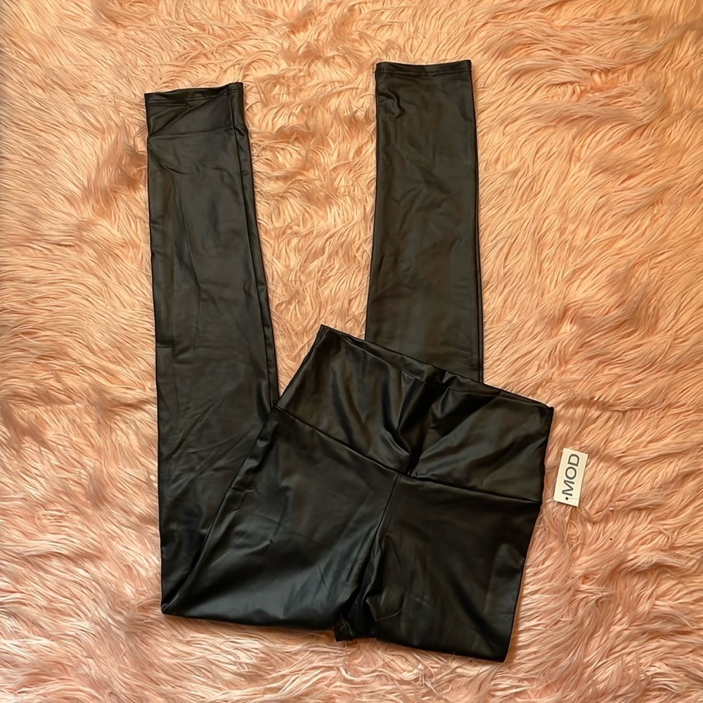 NWT Mod Faux Leather High Rise‎ Black Legging Size Small